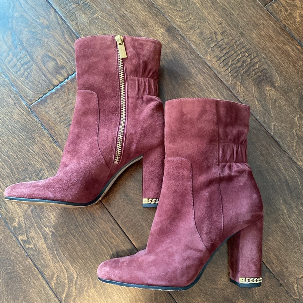 Michael Kors sz 6 Med Delores Plum Maroon Suede Chain Block Heel Bootie.